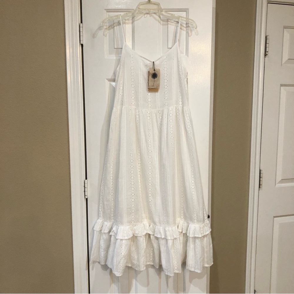 NEW Label of Love White eyelet Dress M - Picture 3 of 10